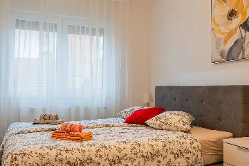 Zagreb Apartment with 2 Bedrooms and Parking