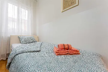 Zagreb Apartment with 2 Bedrooms and Parking