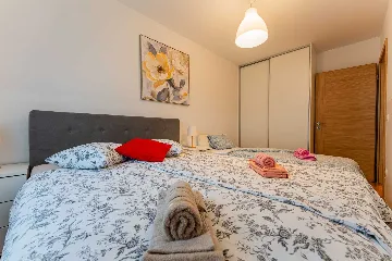 Zagreb Apartment with 2 Bedrooms and Parking