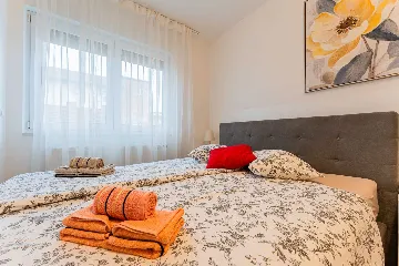 Zagreb Apartment with 2 Bedrooms and Parking