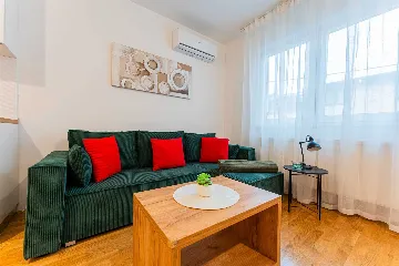 Zagreb Apartment with 2 Bedrooms and Parking