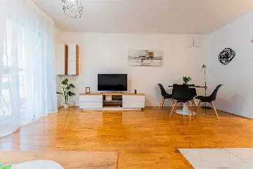 Zagreb Apartment with 2 Bedrooms and Parking
