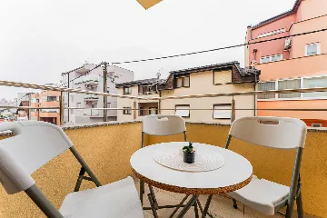 Zagreb Apartment with 2 Bedrooms and Parking