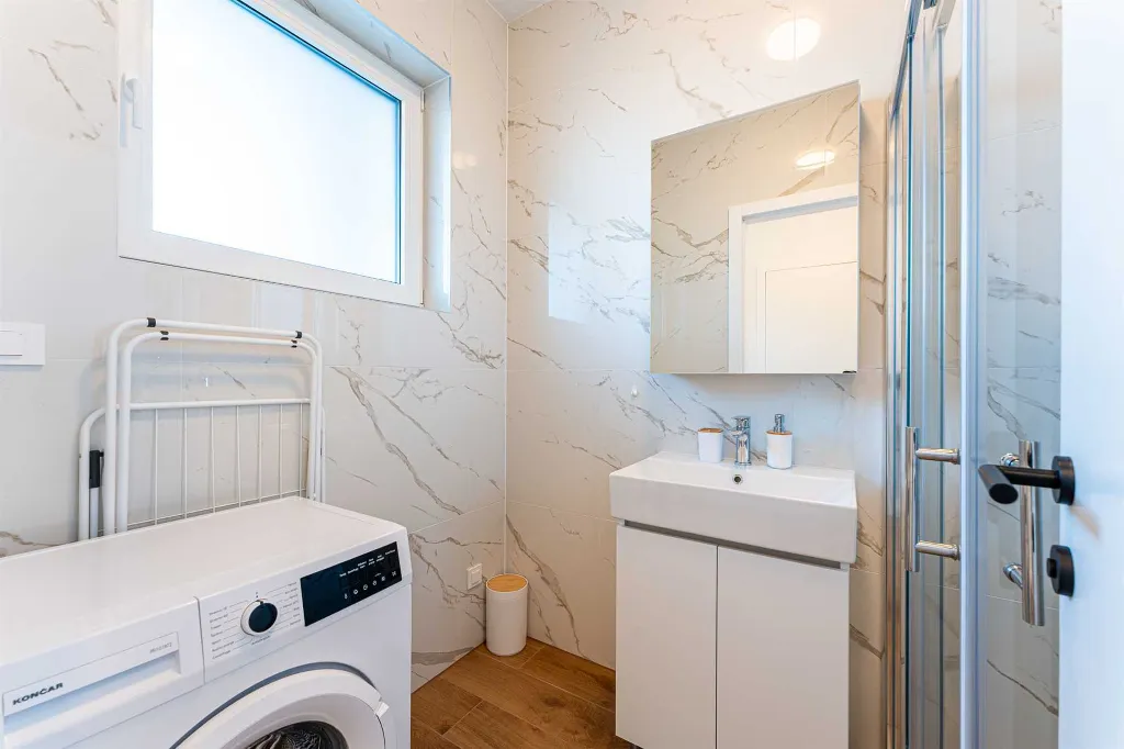 4-Bedroom House in Novaki for up to 8 Guests