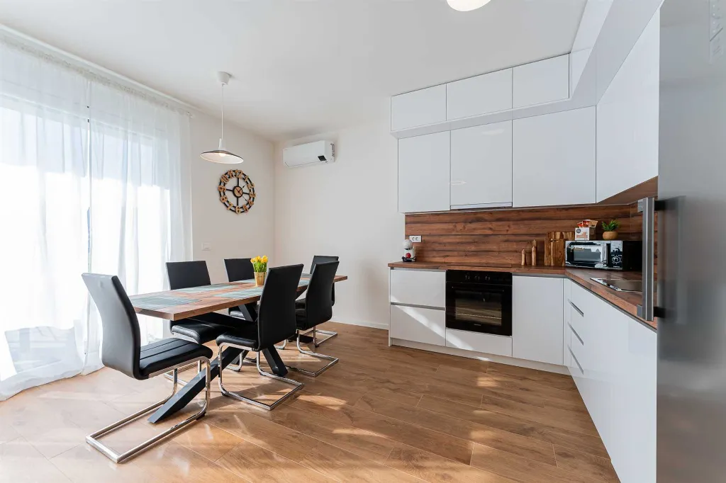 4-Bedroom House in Novaki for up to 8 Guests
