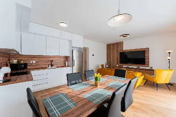 4-Bedroom House in Novaki for up to 8 Guests