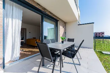 4-Bedroom House in Novaki for up to 8 Guests