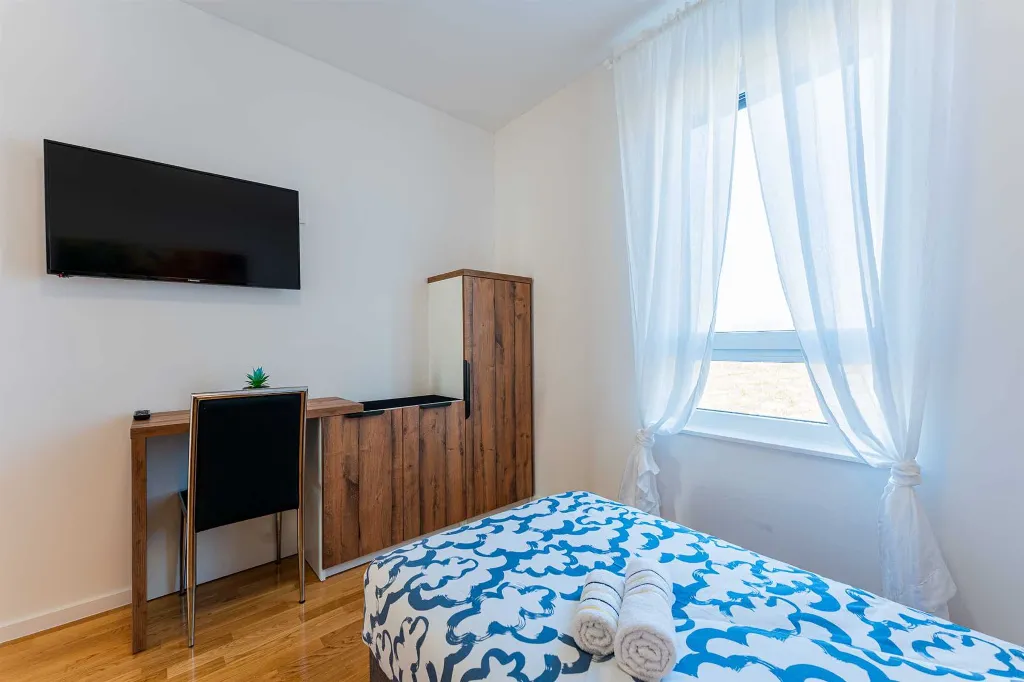 4-Bedroom House in Novaki for up to 8 Guests