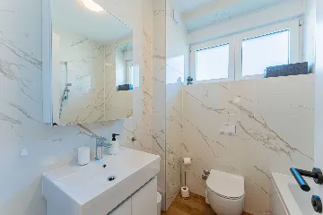 4-Bedroom House in Novaki for up to 8 Guests