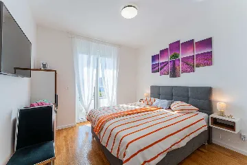 4-Bedroom House in Novaki for up to 8 Guests