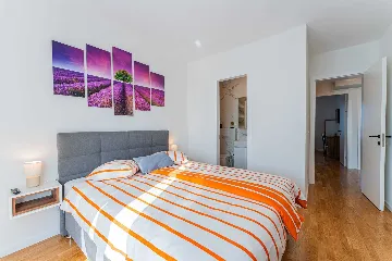 4-Bedroom House in Novaki for up to 8 Guests