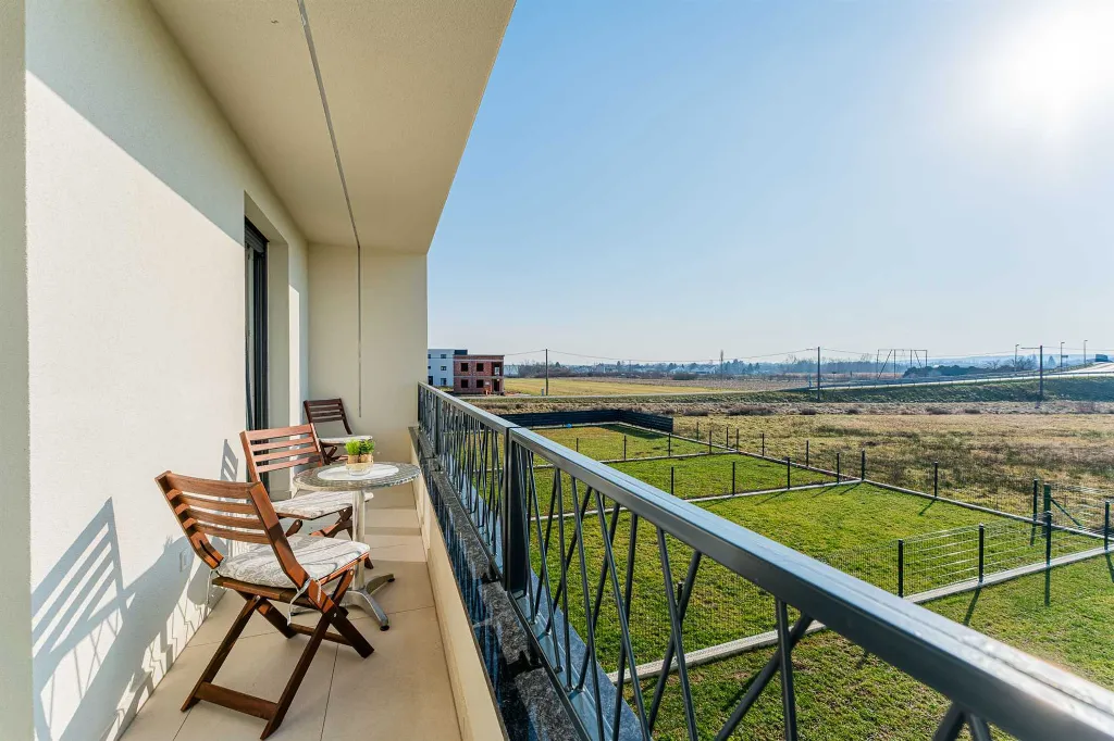 4-Bedroom House in Novaki for up to 8 Guests