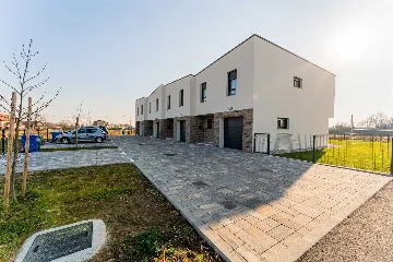 4-Bedroom House in Novaki for up to 8 Guests