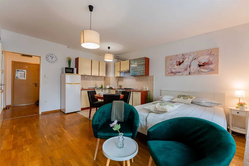 Studio Apartment in Zagreb for 2 Guests
