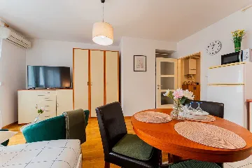 Studio Apartment in Zagreb for 2 Guests