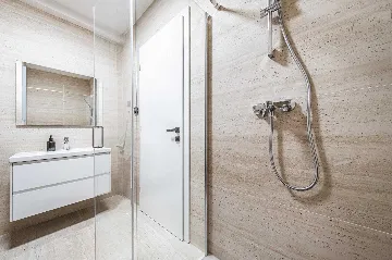 Zagreb 3-Bedroom Apartment for 6 with Balcony