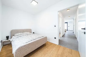 Zagreb 3-Bedroom Apartment for 6 with Balcony