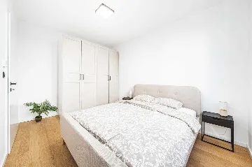 Zagreb 3-Bedroom Apartment for 6 with Balcony