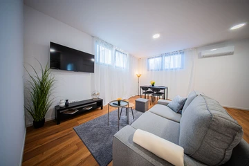 Zagreb 2-Bedroom Apartment for 4 Guests