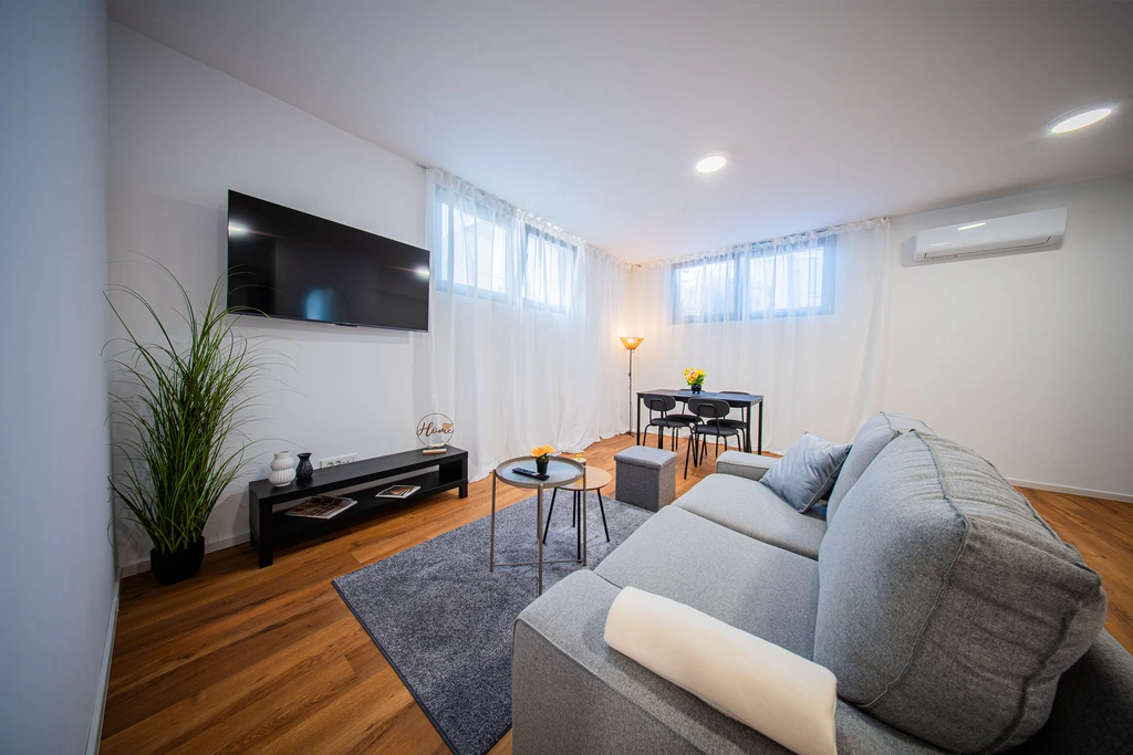 Zagreb 2-Bedroom Apartment for 4 Guests