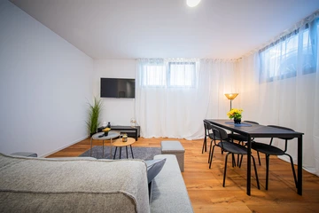 Zagreb 2-Bedroom Apartment for 4 Guests
