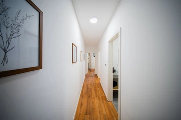 Zagreb 2-Bedroom Apartment for 4 Guests