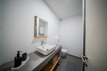 Zagreb 2-Bedroom Apartment for 4 Guests