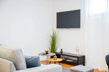 Zagreb 2-Bedroom Apartment for 4 Guests