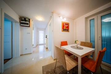 Spacious Zagreb 2-Bedroom Apartment for 5