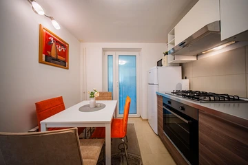 Spacious Zagreb 2-Bedroom Apartment for 5