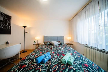 Spacious Zagreb 2-Bedroom Apartment for 5