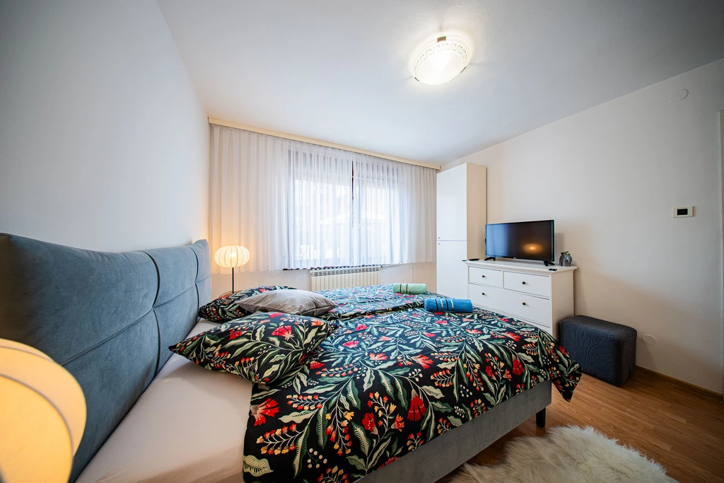 Spacious Zagreb 2-Bedroom Apartment for 5