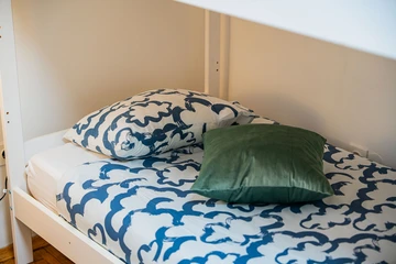 Spacious Zagreb 2-Bedroom Apartment for 5