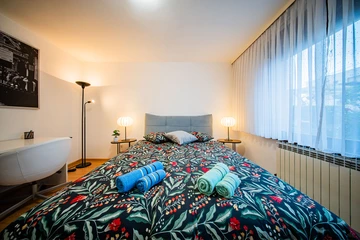 Spacious Zagreb 2-Bedroom Apartment for 5