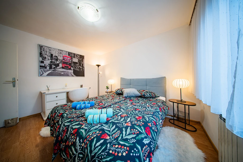 Spacious Zagreb 2-Bedroom Apartment for 5