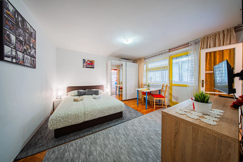 Compact 2-Person Apartment in Zagreb