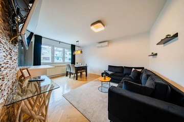 2-Bedroom Apartment in Zagreb for Up to 5