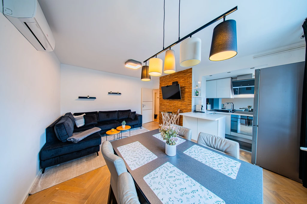 2-Bedroom Apartment in Zagreb for Up to 5