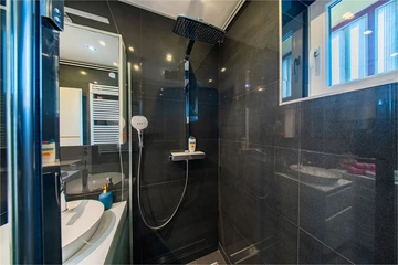 2-Bedroom Apartment in Zagreb for Up to 5