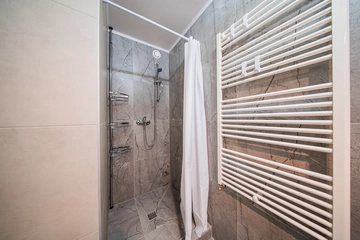 Zagreb Apartment for up to 6 Guests