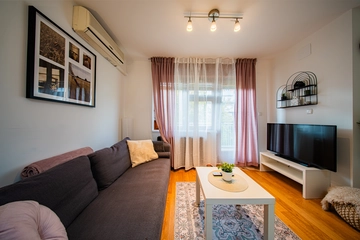 Zagreb Apartment for up to 6 Guests