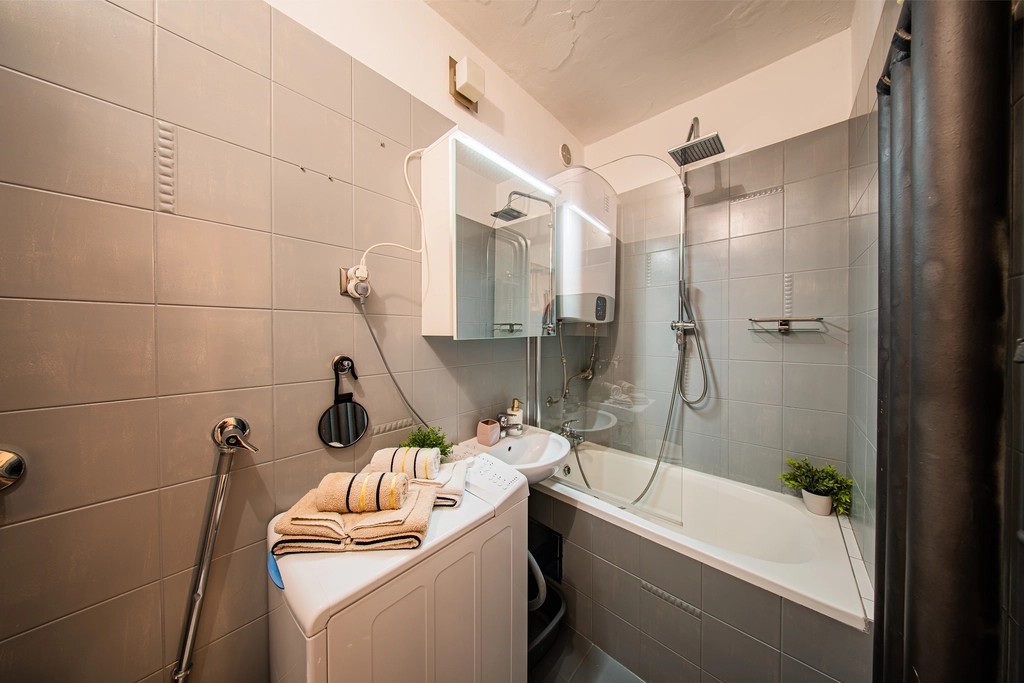 Zagreb Studio Apartment for Up to 4 Guests