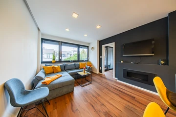 Two-Bedroom Apartment in Zagreb for Up to 6