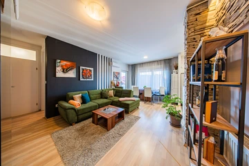 Zagreb 1-Bedroom Apartment with Quiet Loggia