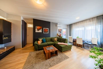 Zagreb 1-Bedroom Apartment with Quiet Loggia