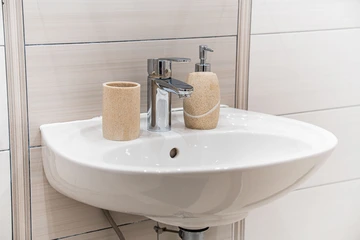 Zagreb 1-Bedroom Apartment with Quiet Loggia