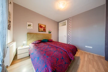 Zagreb 1-Bedroom Apartment with Quiet Loggia