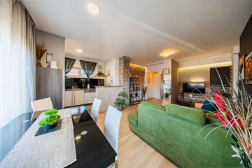 Zagreb 1-Bedroom Apartment with Quiet Loggia