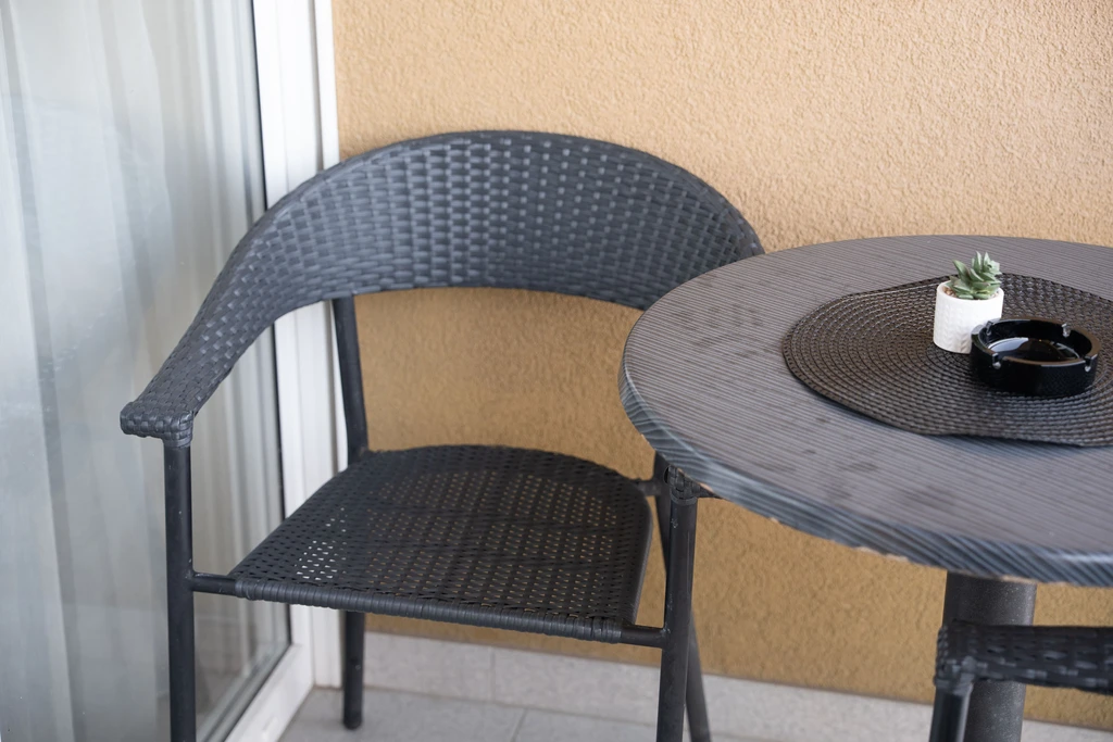 Zagreb 1-Bedroom Apartment with Quiet Loggia