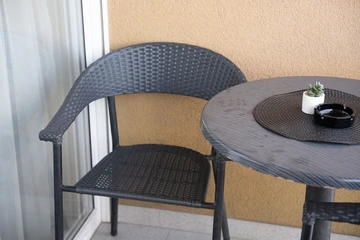 Zagreb 1-Bedroom Apartment with Quiet Loggia